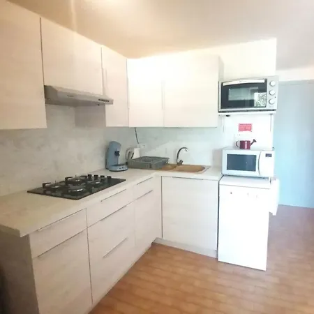32 M With Garden 3 Min From The Richelieu